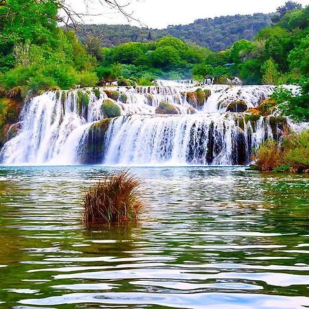 Matanovi Dvori-Krka National Park Hotel Lozovac Buitenkant foto