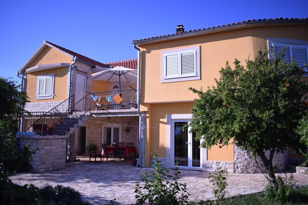 Matanovi Dvori-Krka National Park Hotel Lozovac Buitenkant foto